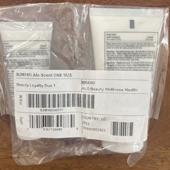 Alo Yoga Glow System Sunscreen and face moisturizer - Picture 4 of 4